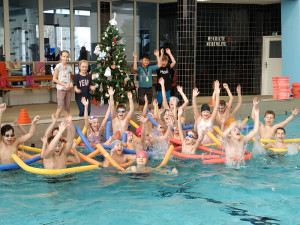 Vánoční plavání čtvrťáků